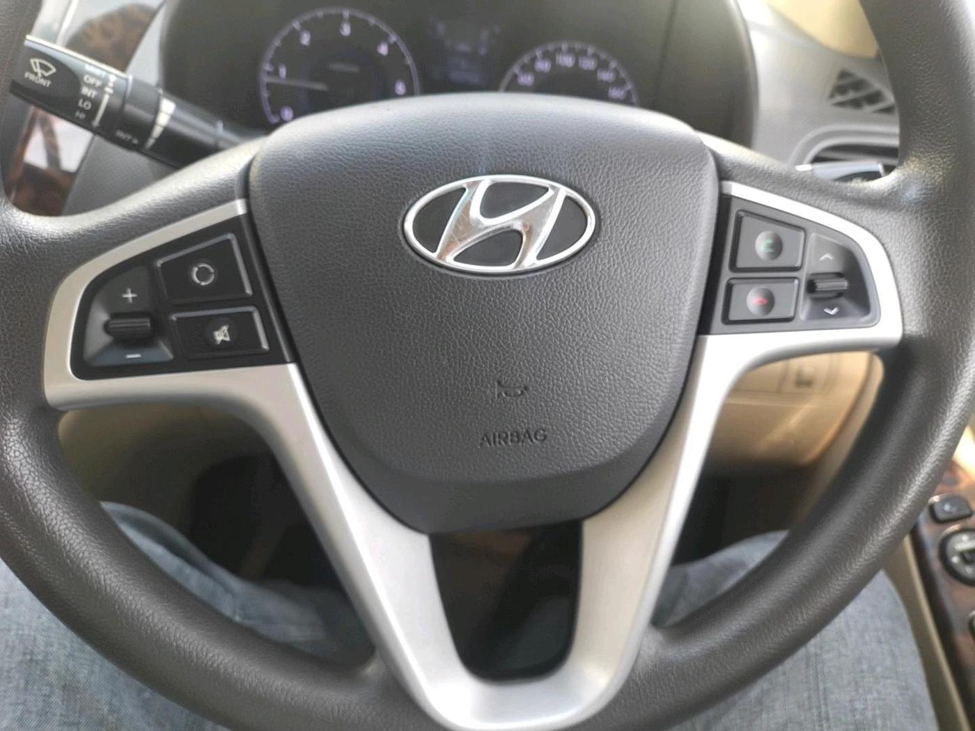 2012 Hyundai Verna FLUIDIC 1.6 CRDI SX, Diesel, Manual, 93,930 km, interior