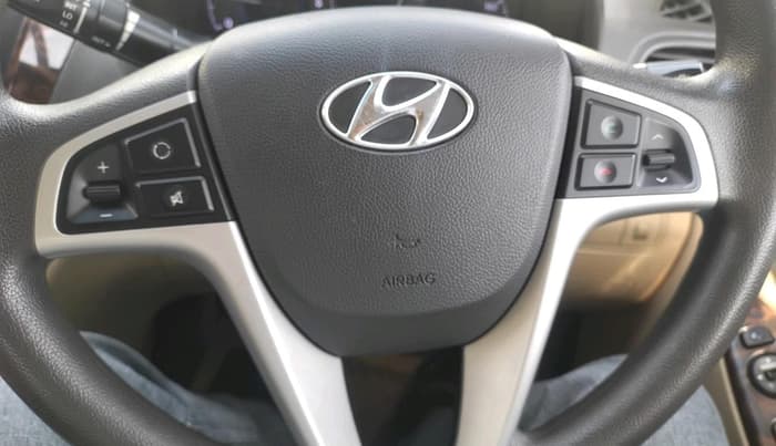 2012 Hyundai Verna FLUIDIC 1.6 CRDI SX, Diesel, Manual, 92,758 km, interior