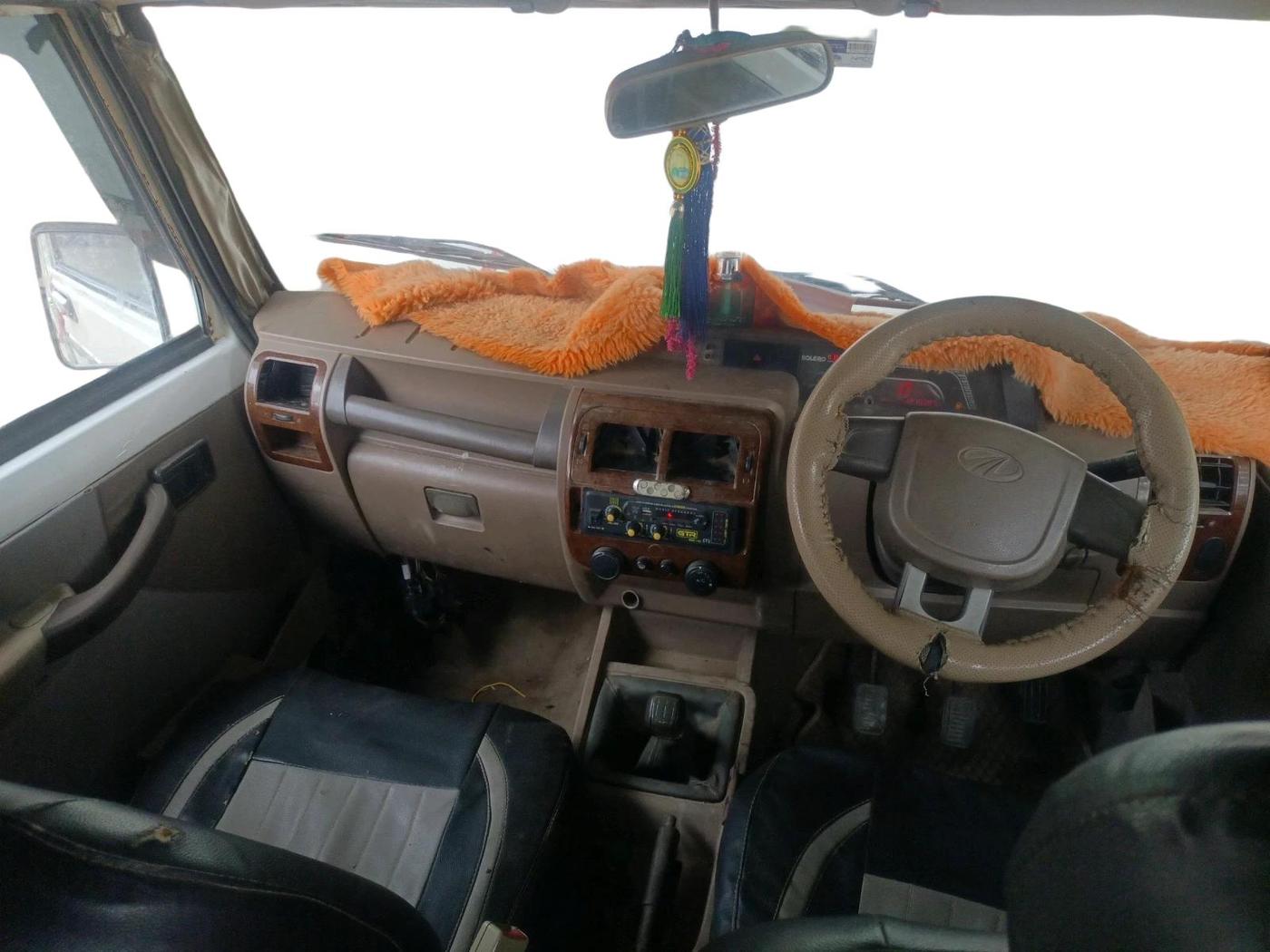 2013 Mahindra Bolero ZLX BS IV, Diesel, Manual, 1,27,689 km, interior