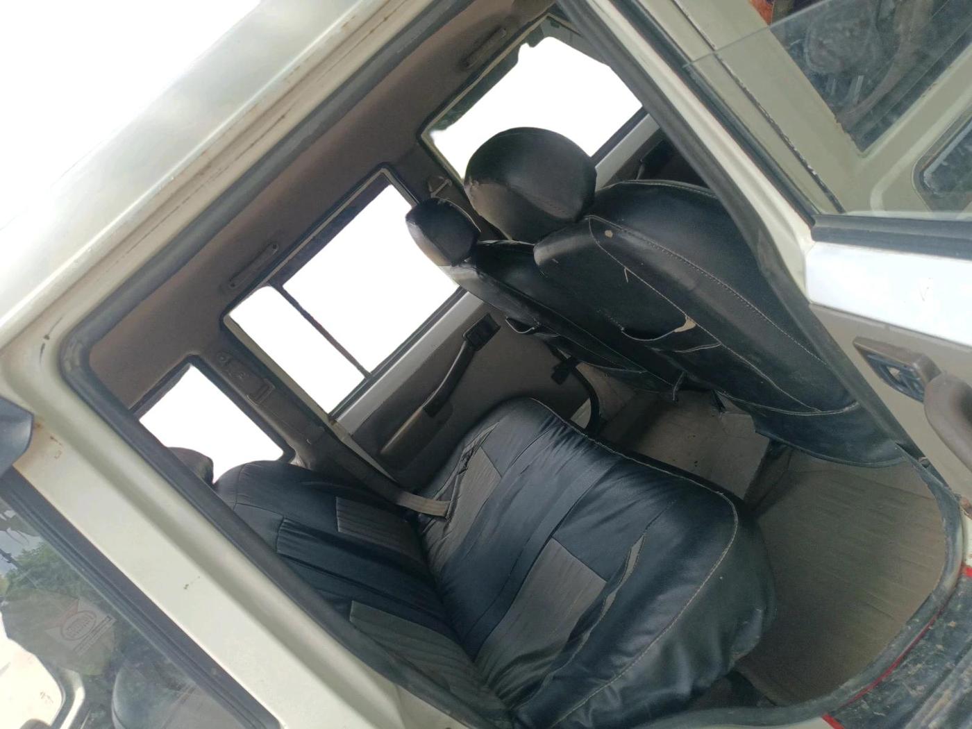 2013 Mahindra Bolero ZLX BS IV, Diesel, Manual, 1,27,689 km, interior
