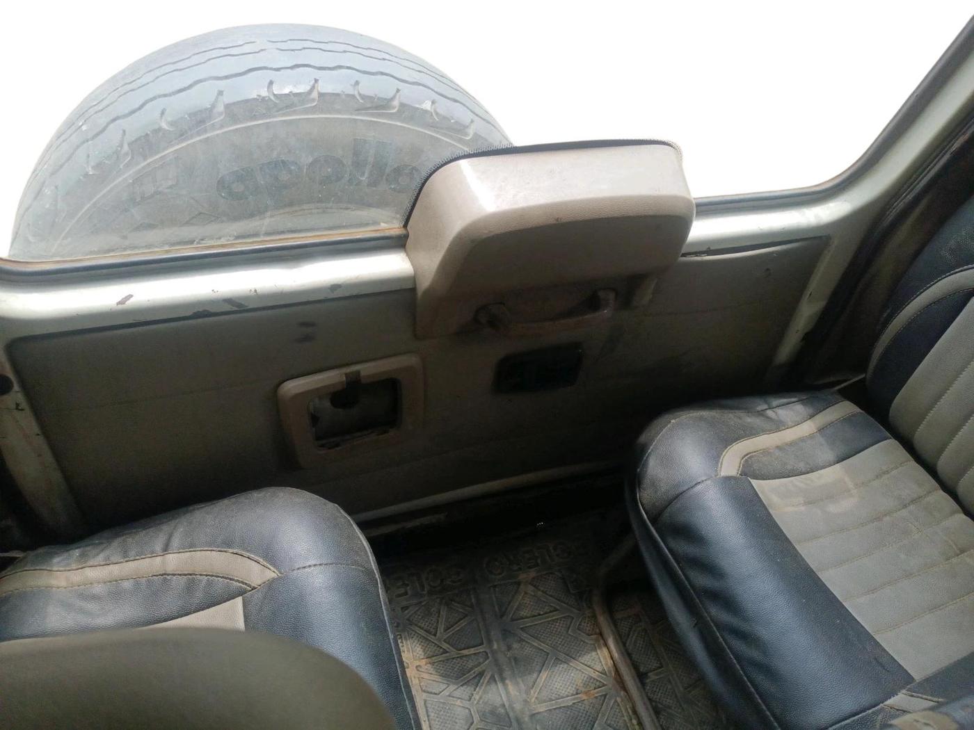 2013 Mahindra Bolero ZLX BS IV, Diesel, Manual, 1,27,689 km, interior