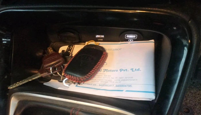 2021 KIA SONET GTX PLUS 1.0 IMT, Petrol, Manual, 1,05,303 km, interior