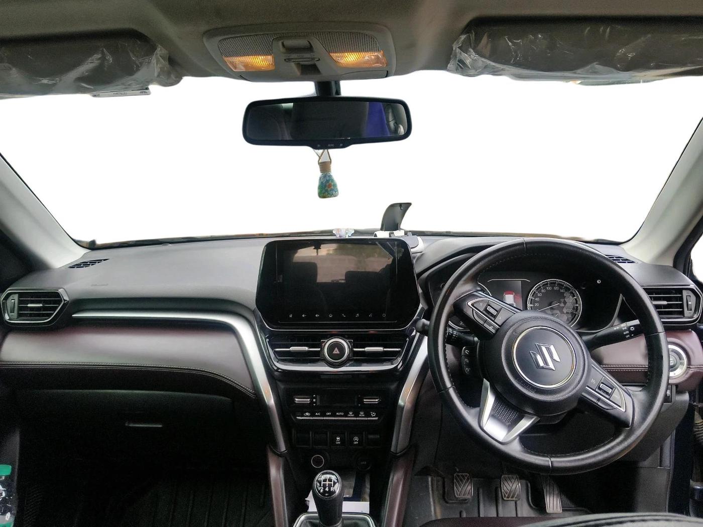 2022 Maruti Grand Vitara ALPHA SMART HYBRID, Petrol, Manual, 1,02,899 km, interior