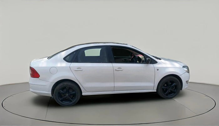 2013 Skoda Rapid ELEGANCE 1.6 TDI CR MT, Diesel, Manual, 1,95,093 km, exterior