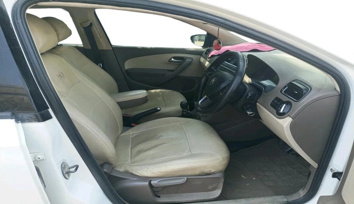 2013 Skoda Rapid ELEGANCE 1.6 TDI CR MT, Diesel, Manual, 1,95,093 km, interior