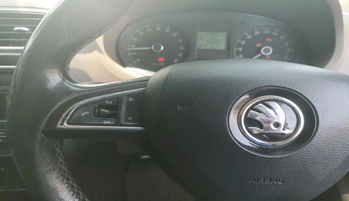 2013 Skoda Rapid ELEGANCE 1.6 TDI CR MT, Diesel, Manual, 1,95,093 km, interior