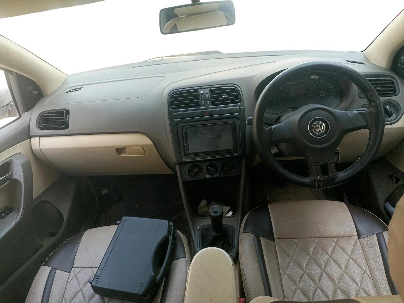 2011 Volkswagen Vento TRENDLINE DIESEL 1.6, Diesel, Manual, 1,00,000 km, interior