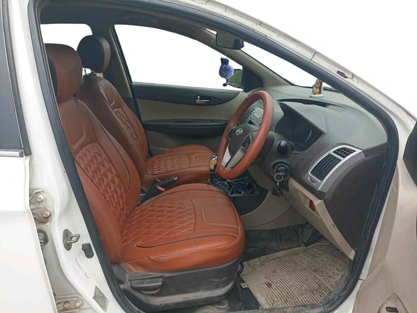 2011 Hyundai i20 SPORTZ 1.4 CRDI, Diesel, Manual, 1,18,094 km, interior