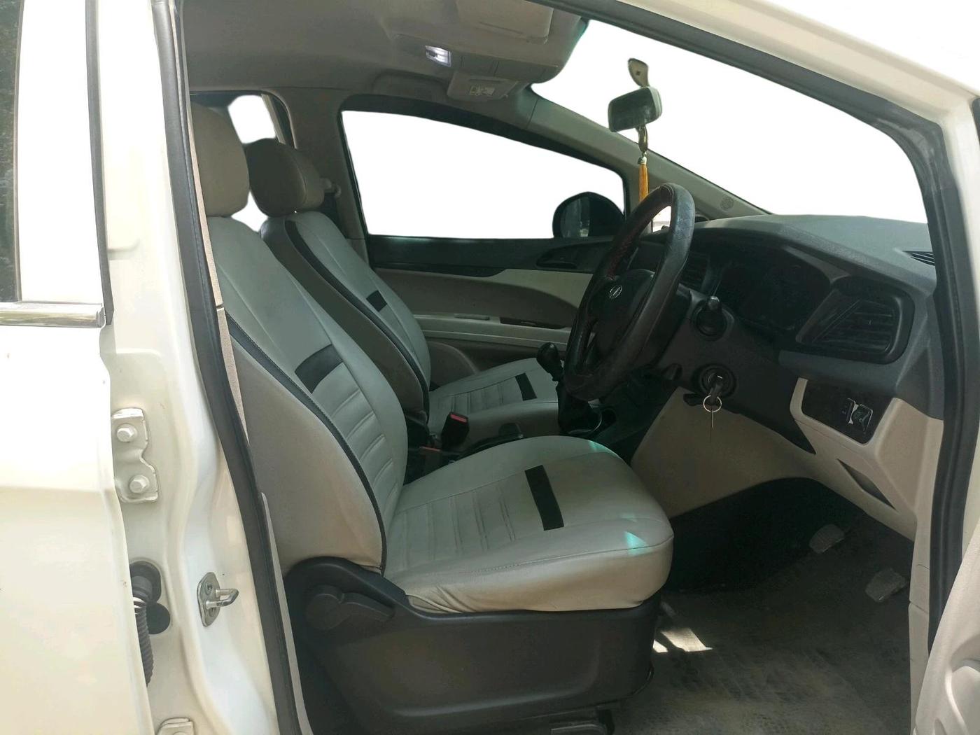 2019 Mahindra MARAZZO M2 8 STR, Diesel, Manual, 83,527 km, interior