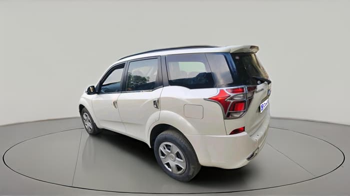 2018 Mahindra XUV500 W5, Diesel, Manual, 50,592 km, exterior