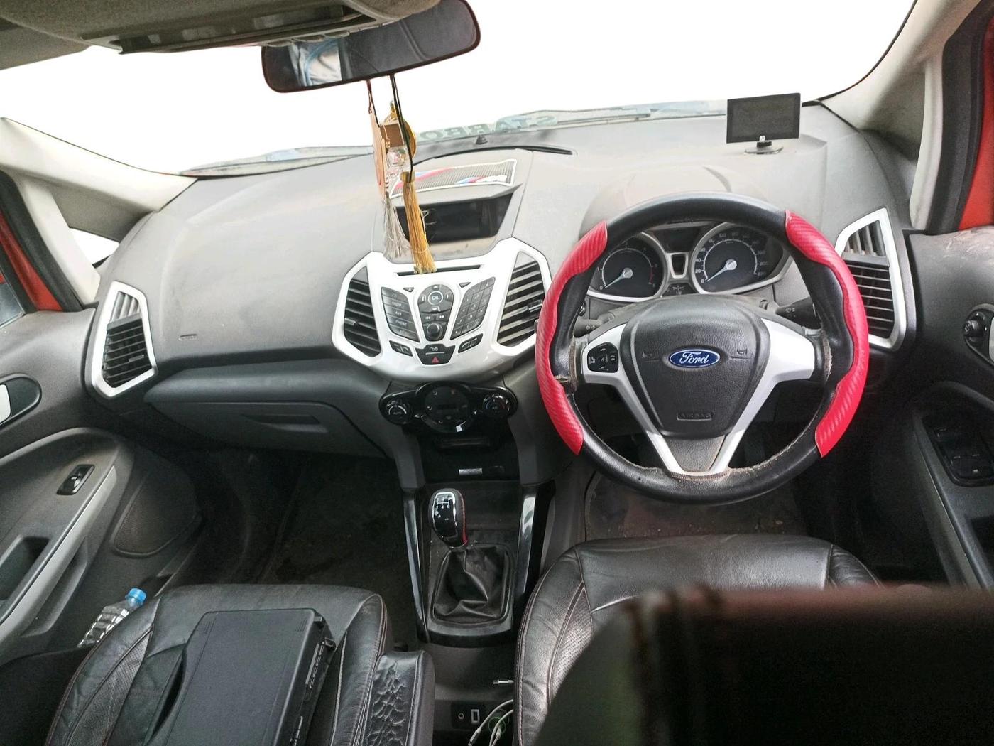 2014 Ford Ecosport TITANIUM 1.5L DIESEL (OPT), Diesel, Manual, 1,31,162 km, interior