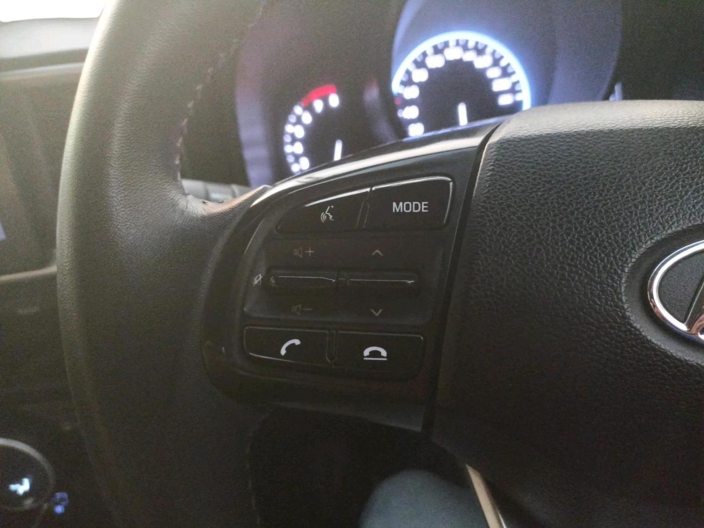 2021 Hyundai VENUE S+ 1.2, Petrol, Manual, 1,15,580 km, interior