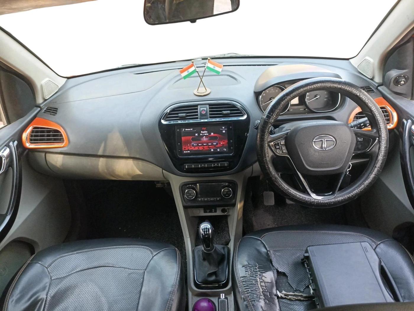 2019 Tata Tiago XZ PLUS PETROL, Petrol, Manual, 1,06,212 km, interior