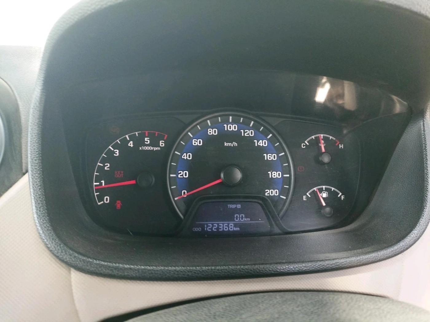 2014 Hyundai Xcent SX 1.1 CRDI (O), Diesel, Manual, 1,22,368 km, interior