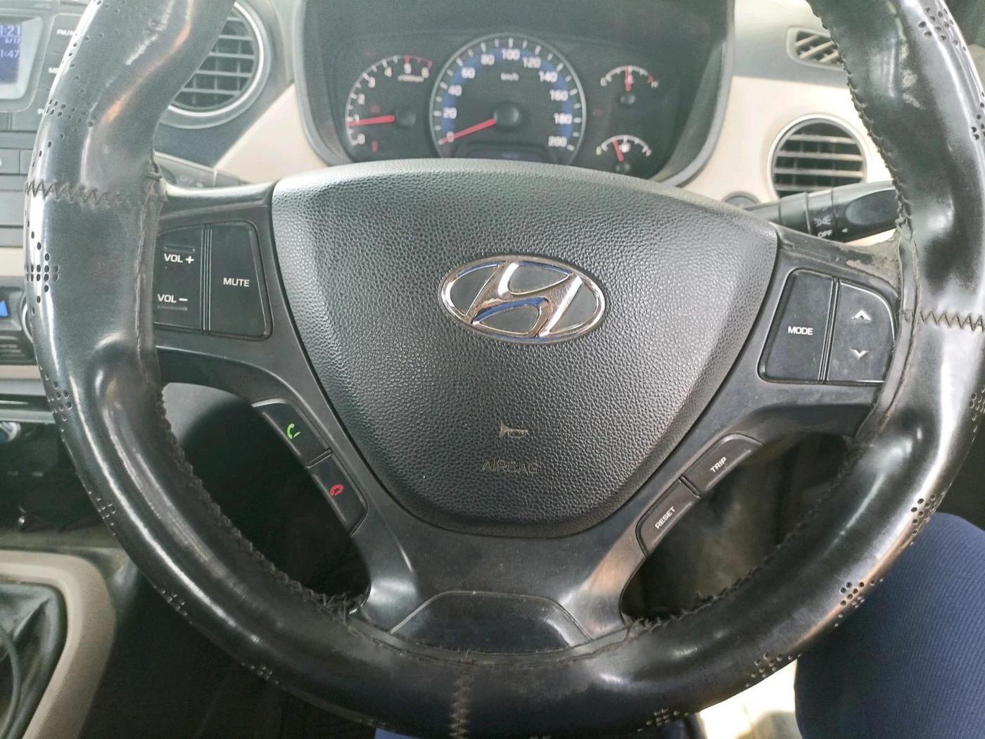2014 Hyundai Xcent SX 1.1 CRDI (O), Diesel, Manual, 1,22,368 km, interior