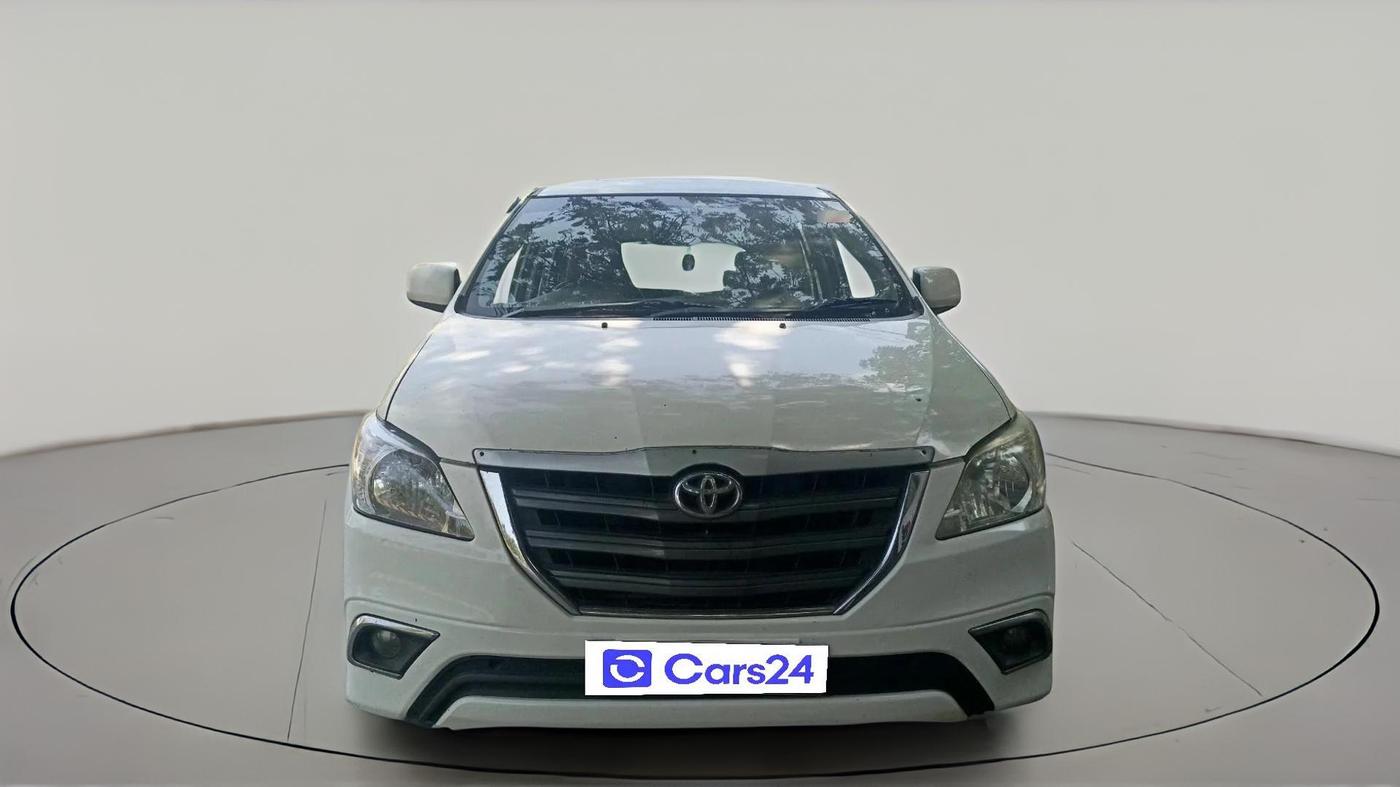 2013 Toyota Innova 2.5 GX 8 STR, Diesel, Manual, 1,85,474 km, exterior