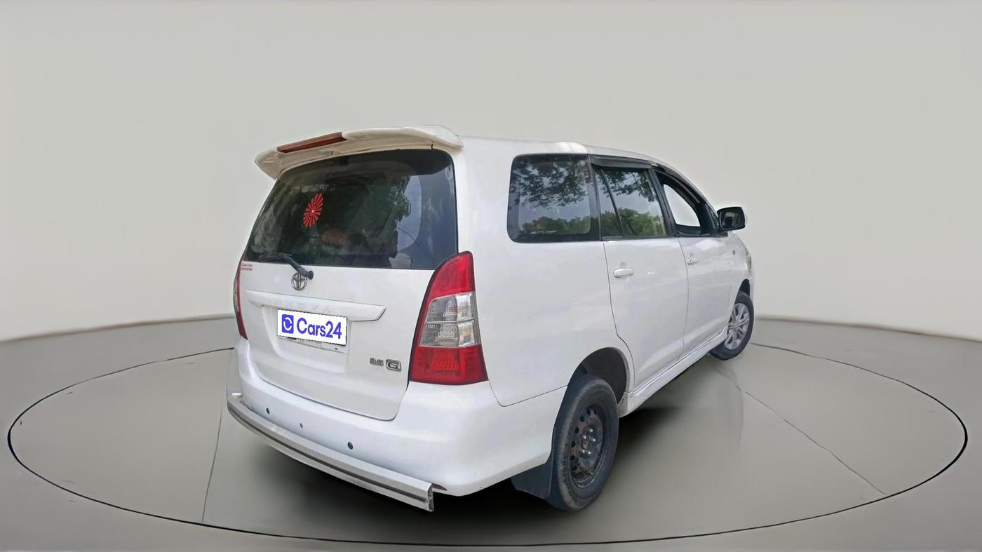 2013 Toyota Innova 2.5 GX 8 STR, Diesel, Manual, 1,85,474 km, exterior