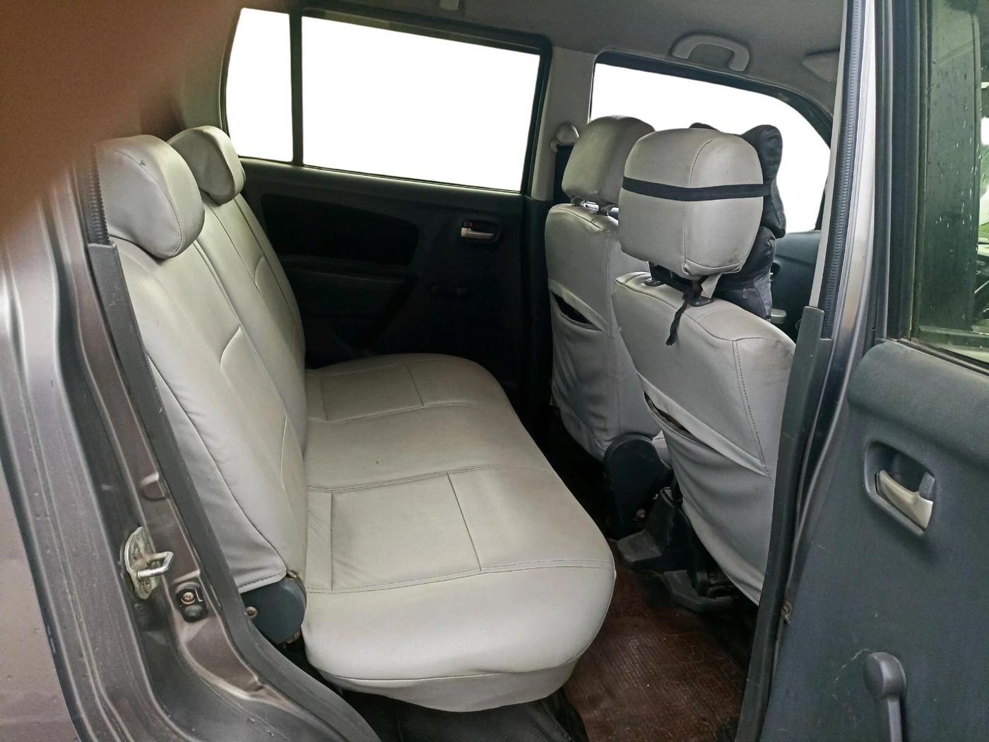 2012 Maruti Wagon R 1.0 LXI, Petrol, Manual, 80,857 km, interior