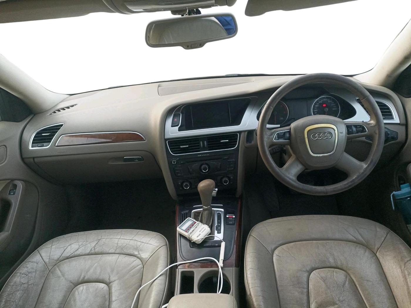 2011 Audi A4 2.0 TDI, Diesel, Automatic, 1,50,183 km, interior