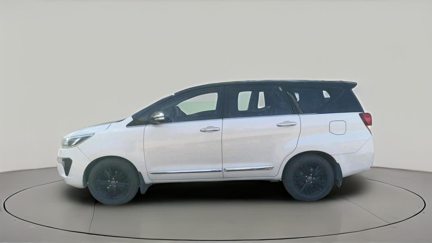 2016 Toyota Innova Crysta 2.8 ZX AT 7 STR, Diesel, Automatic, 1,79,500 km, exterior
