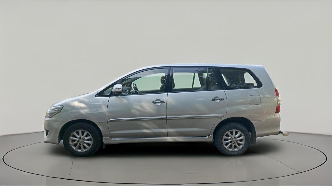 2012 Toyota Innova VX 2.5 7 STR, Diesel, Manual, 1,54,411 km, exterior