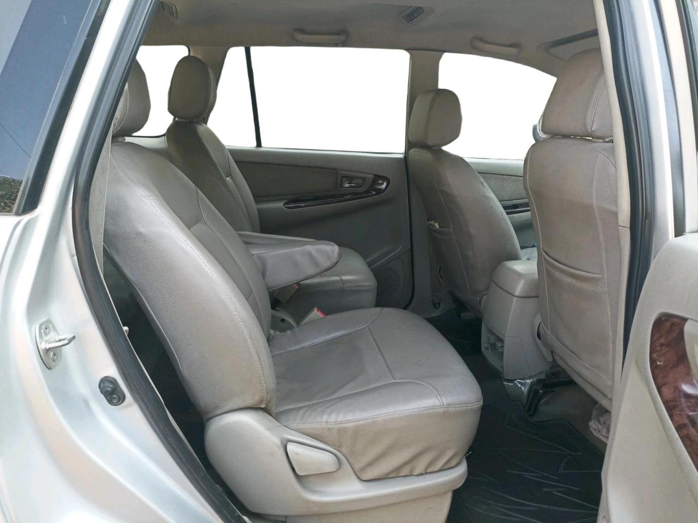 2012 Toyota Innova VX 2.5 7 STR, Diesel, Manual, 1,54,411 km, interior
