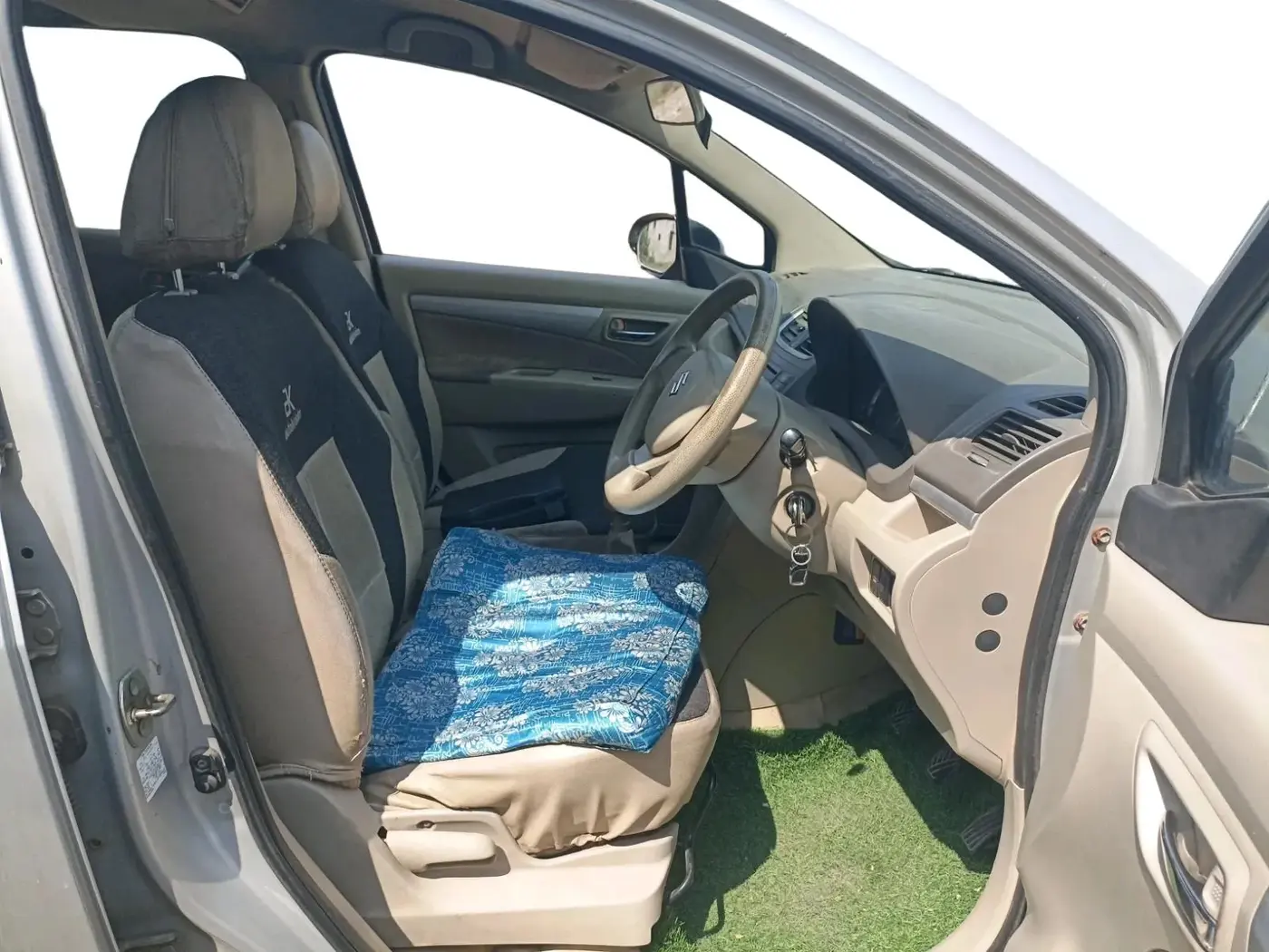 2012 Maruti Ertiga VDI, Diesel, Manual, 1,36,728 km, interior