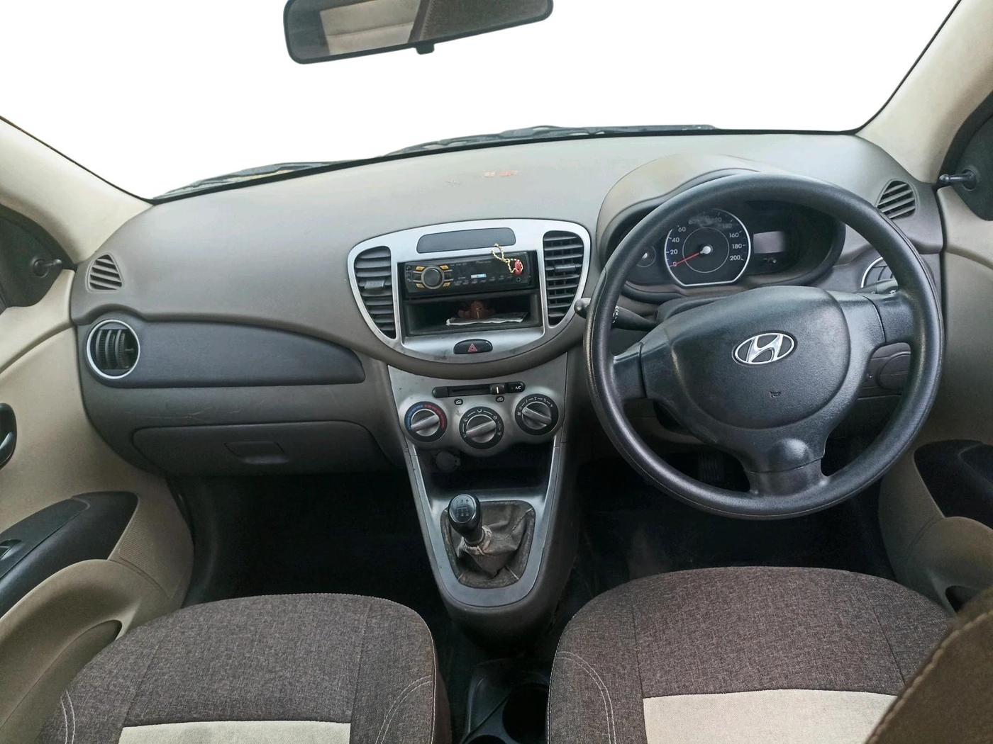 2011 Hyundai i10 ERA 1.1, Petrol, Manual, 92,348 km, interior
