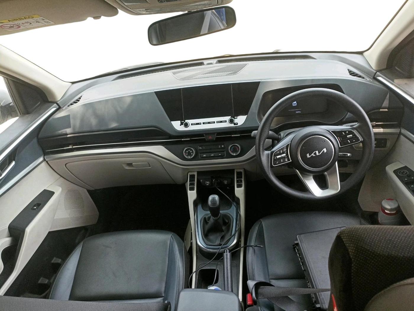 2025 KIA CARENS Premium (O) 1.5 Petrol 7 STR, Petrol, Manual, 23,000 km, interior