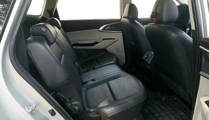 2025 KIA CARENS Premium (O) 1.5 Petrol 7 STR, Petrol, Manual, 19,235 km, interior