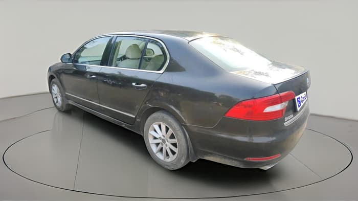 2014 Skoda Superb ELEGANCE 1.8 TSI AT, Petrol, Automatic, 1,14,927 km, exterior