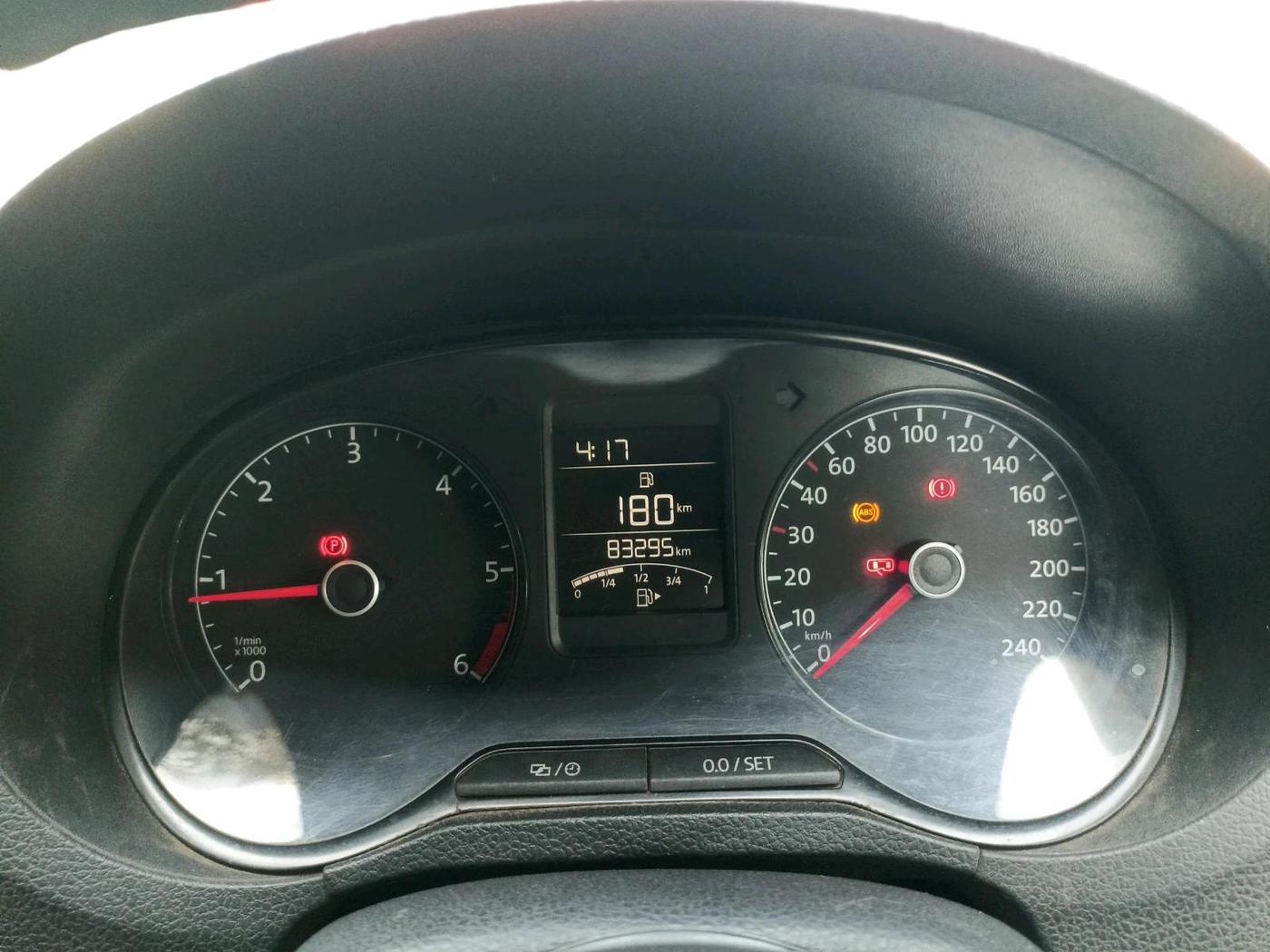 2015 Volkswagen Polo HIGHLINE1.5L, Diesel, Manual, 83,295 km, interior