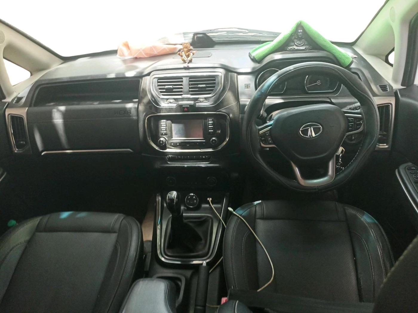 2017 Tata Hexa XT 4X2 7 STR, Diesel, Manual, 1,21,289 km, interior