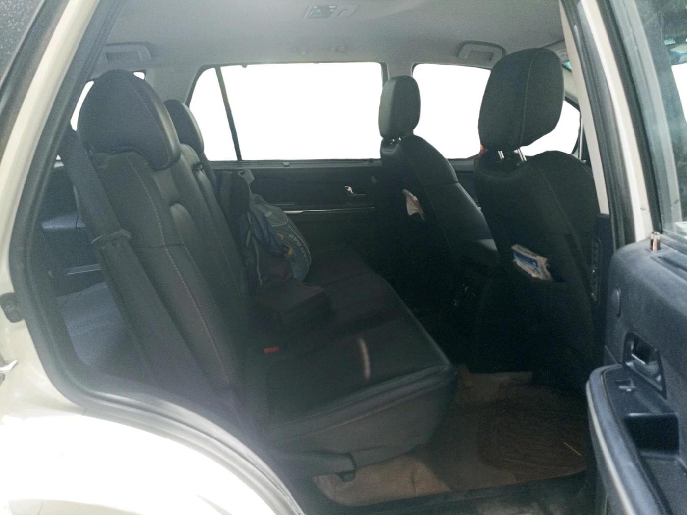 2017 Tata Hexa XT 4X2 7 STR, Diesel, Manual, 1,21,289 km, interior