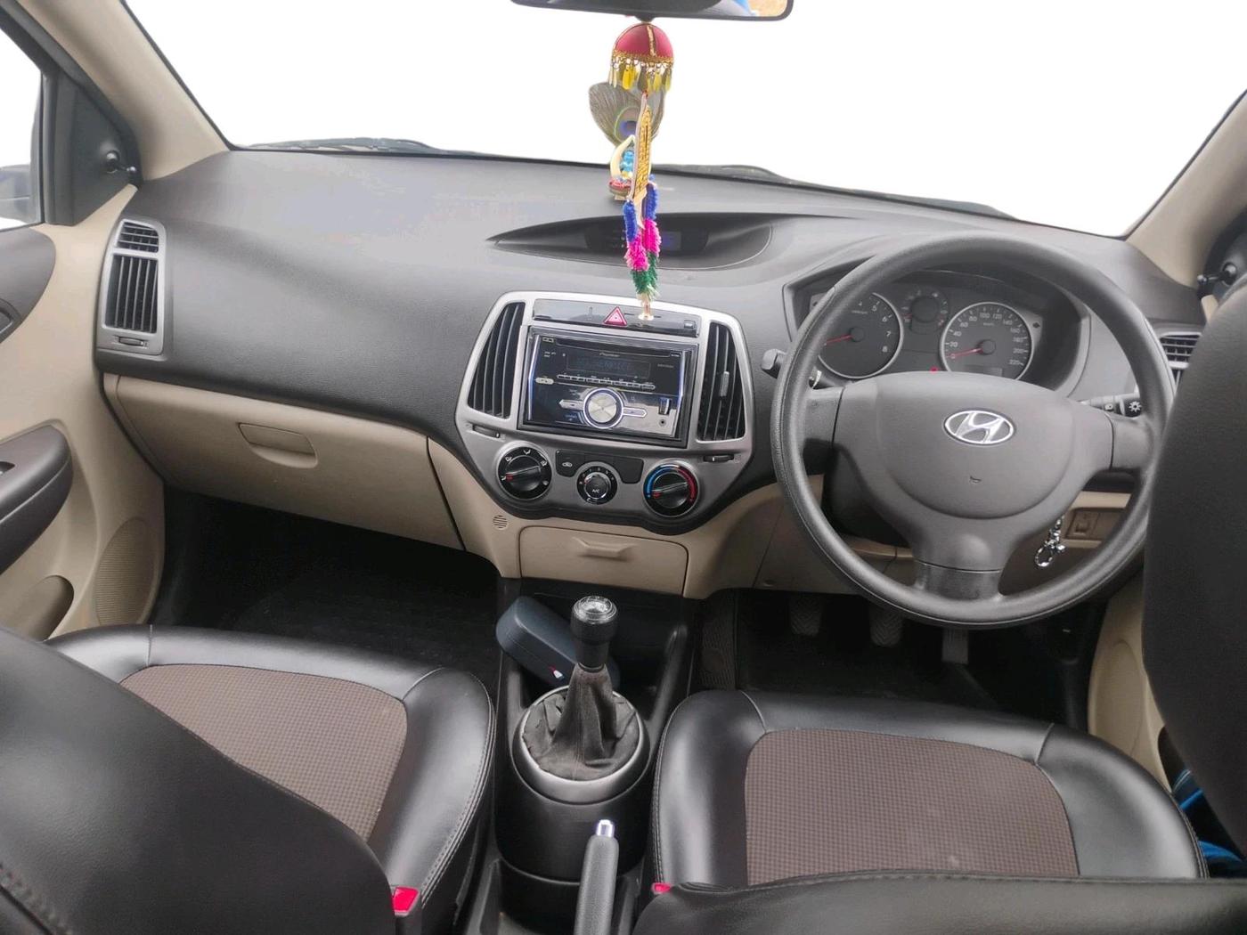2013 Hyundai i20 MAGNA 1.2, Petrol, Manual, 69,996 km, interior
