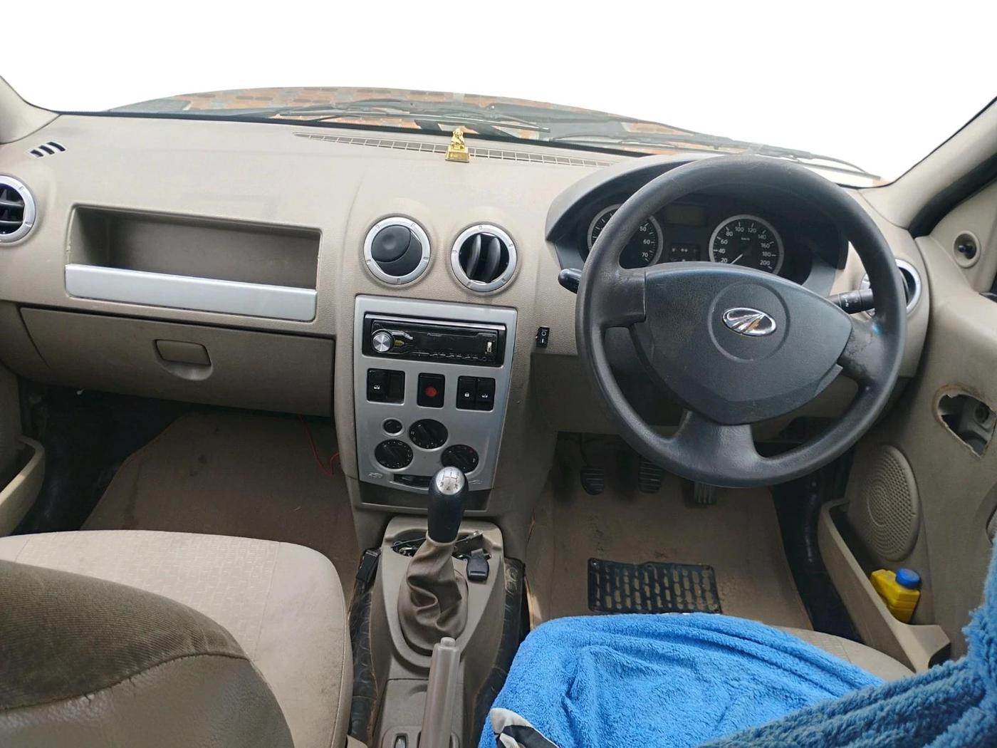 2011 Mahindra Verito 1.5 D4 BS III, Diesel, Manual, 1,14,250 km, interior