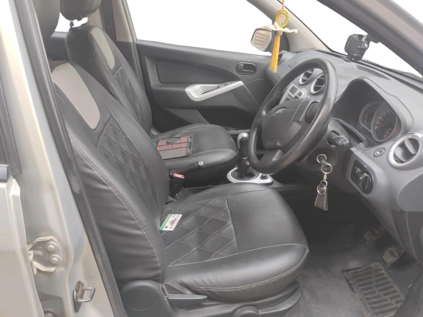 2013 Ford Figo TITANIUM 1.2 PETROL, Petrol, Manual, 42,148 km, interior