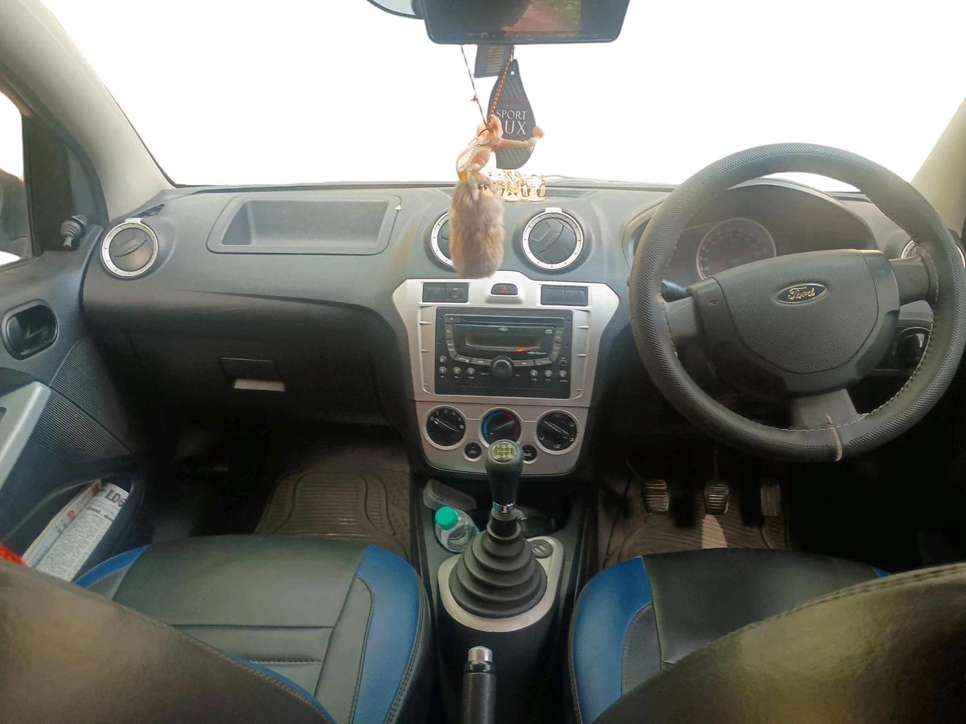 2011 Ford Figo ZXI 1.4 DIESEL, Diesel, Manual, 1,80,743 km, interior