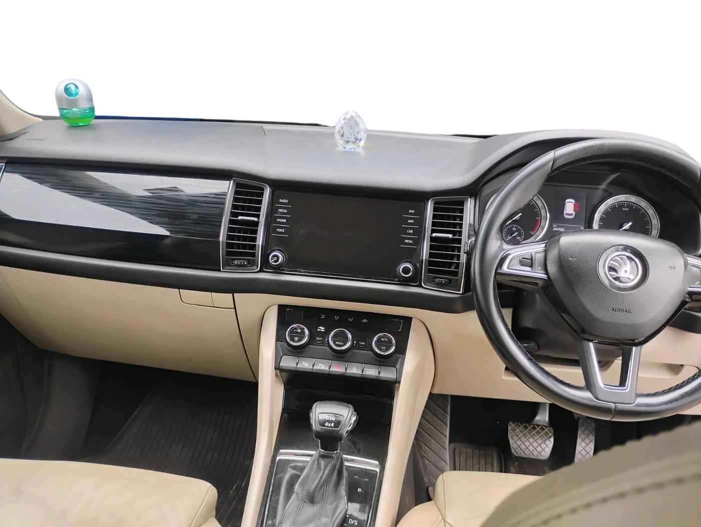 2018 Skoda Kodiaq STYLE 2.0 TDI 4X4 AT, Diesel, Automatic, 2,44,565 km, interior