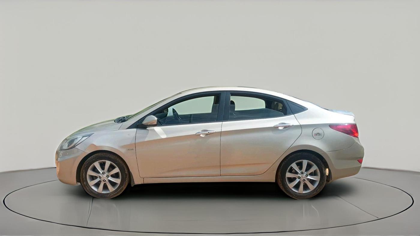 2011 Hyundai Verna FLUIDIC 1.6 CRDI SX OPT, Diesel, Manual, 2,19,606 km, exterior