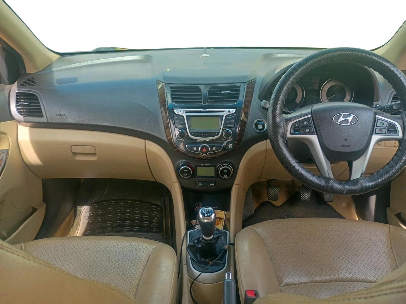 2011 Hyundai Verna FLUIDIC 1.6 CRDI SX OPT, Diesel, Manual, 2,19,606 km, interior