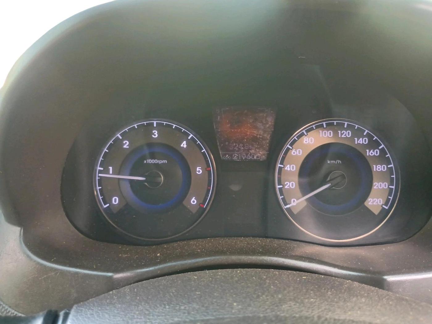 2011 Hyundai Verna FLUIDIC 1.6 CRDI SX OPT, Diesel, Manual, 2,19,606 km, interior