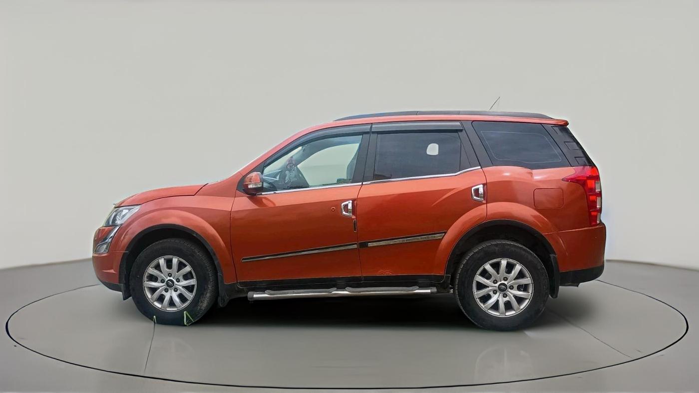 2016 Mahindra XUV500 W10, Diesel, Manual, 1,53,856 km, exterior