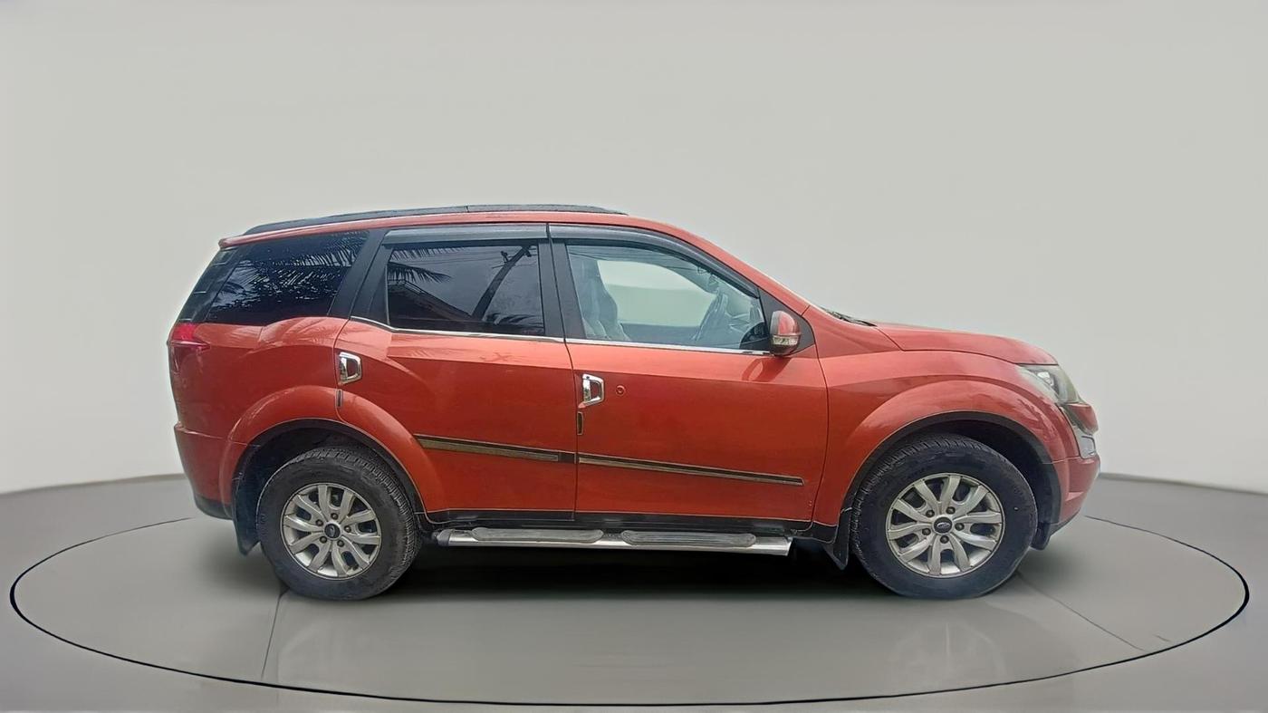 2016 Mahindra XUV500 W10, Diesel, Manual, 1,53,856 km, exterior