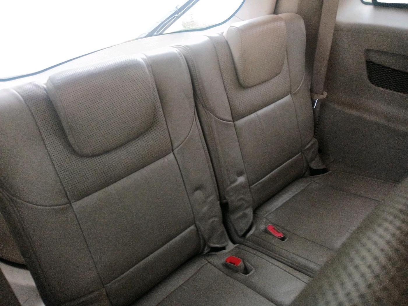 2016 Mahindra XUV500 W10, Diesel, Manual, 1,53,856 km, interior