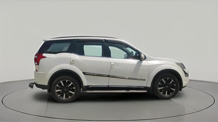 2019 Mahindra XUV500 W11 (O) AWD, Diesel, Manual, 80,420 km, exterior
