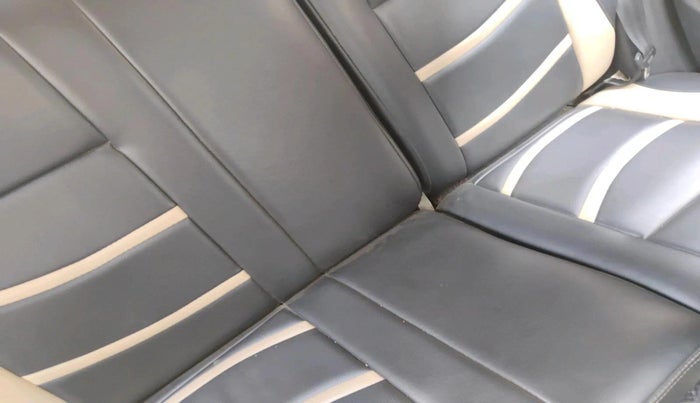 2012 Volkswagen Polo TRENDLINE 1.2L DIESEL, Diesel, Manual, 1,16,409 km, interior