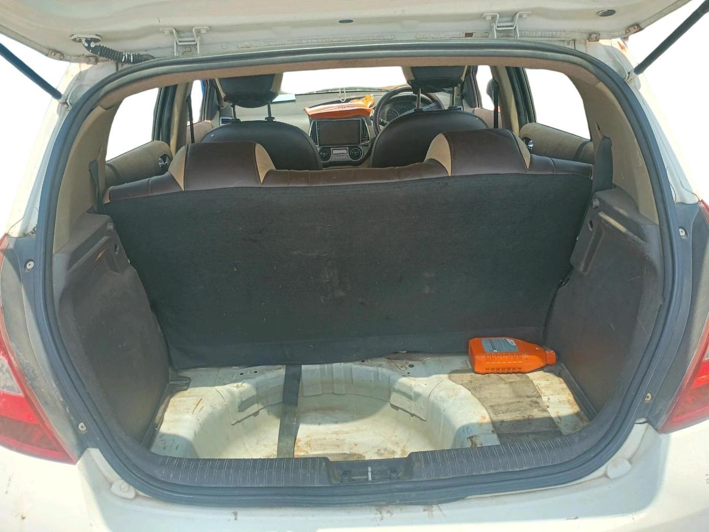 2011 Hyundai i20 MAGNA 1.2, Petrol, Manual, 1,34,104 km, exterior