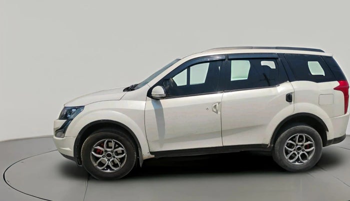 2015 Mahindra XUV500 W6, Diesel, Manual, 1,30,756 km, exterior