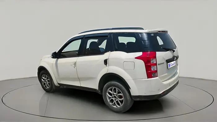 2015 Mahindra XUV500 W6, Diesel, Manual, 1,30,756 km, exterior